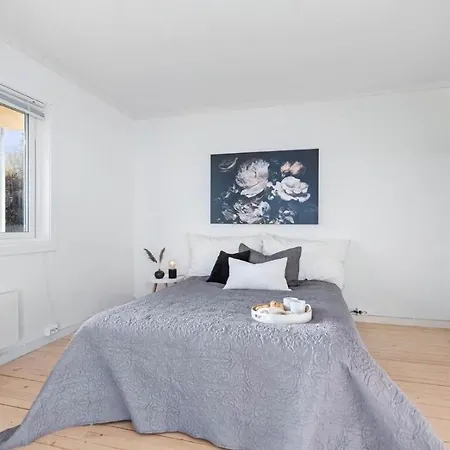 Cherfull 2 Bedrooms *